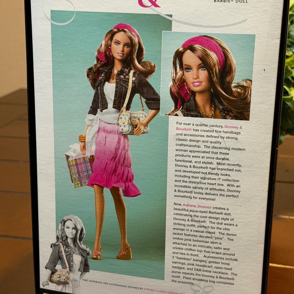 Dooney and Bourke Barbie Doll Pink Collectors Edition 2006 - Picture 5 of 12